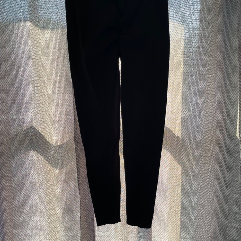 NWT Basic Bae Leggings with Accentuating Scrunch,  Black, XL - Picture 2 of 5